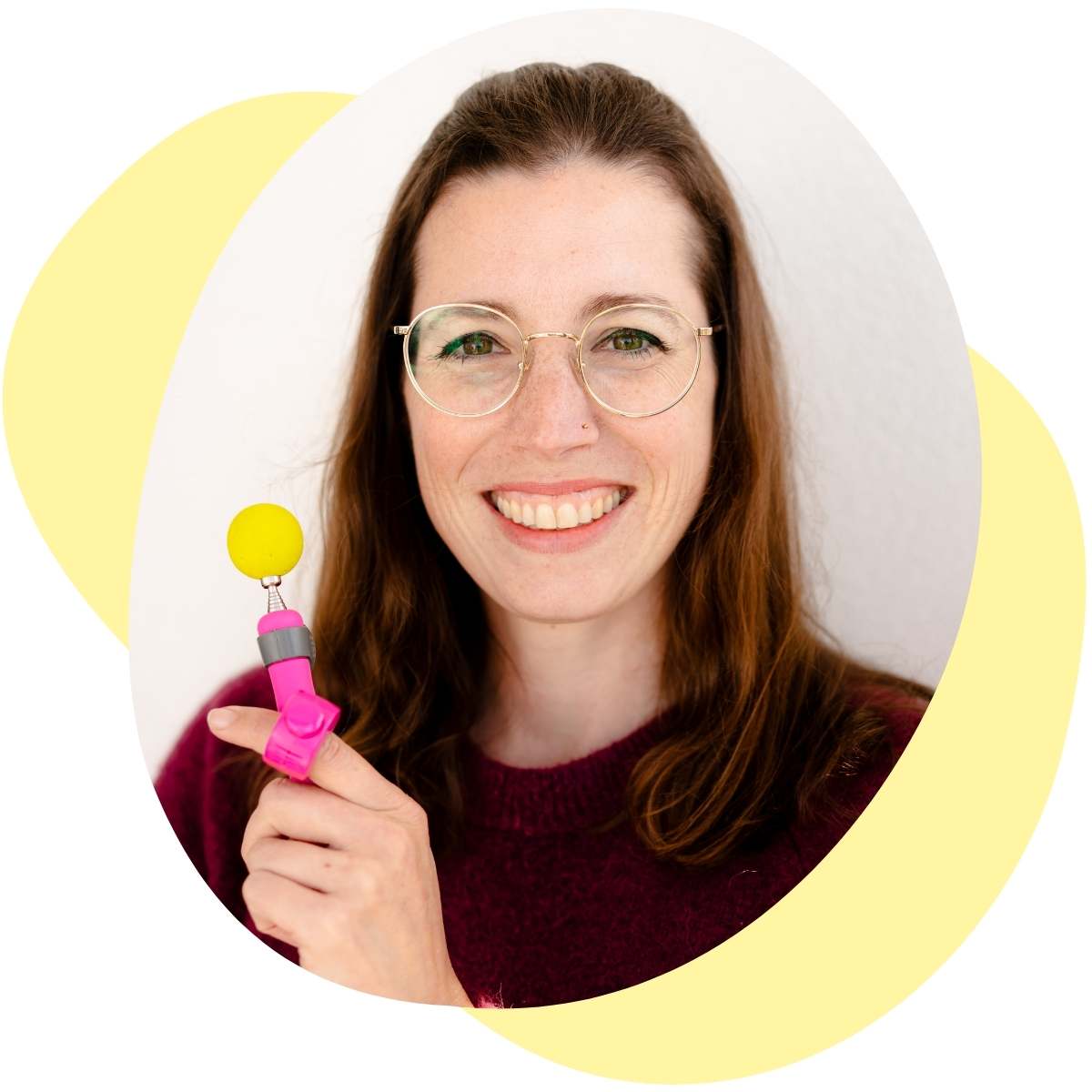 Portrait Stefanie Schult mit einem Kater im Arm